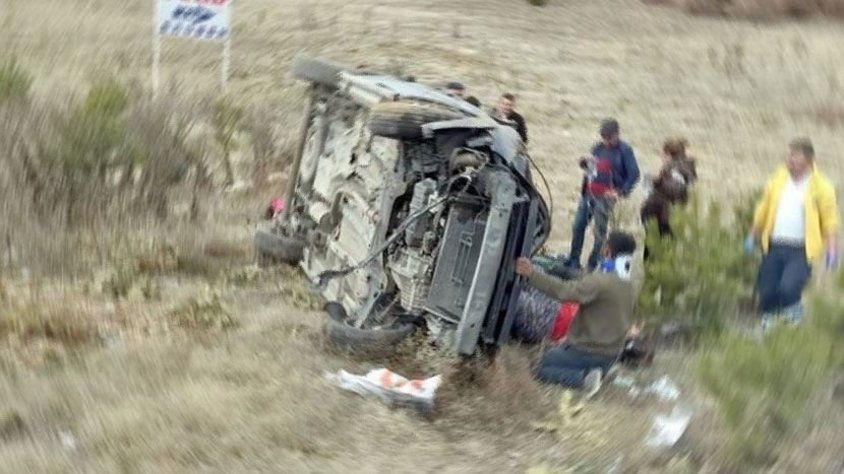 Otomobil şarampole yuvarlandı! 2 kişi hayatını kaybetti