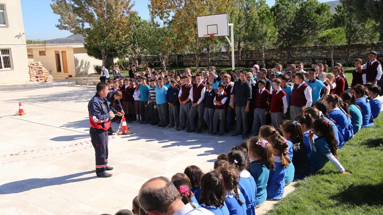 Kula İtfaiyesi’nden Öğrencilere Eğitim