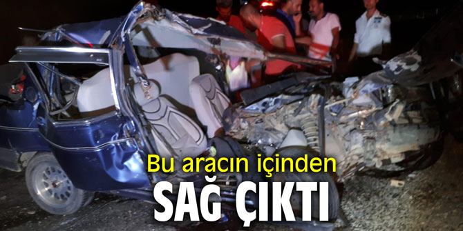 Otomobil ile tır kafa kafaya çarpıştı; aracın içinden sağ çıktı