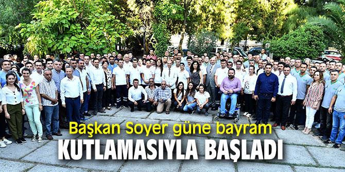 Başkan Soyer belediye personeliyle bayramlaştı!