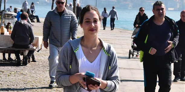 Zehra'ya annesi Hülya Avşar'dan büyük jest