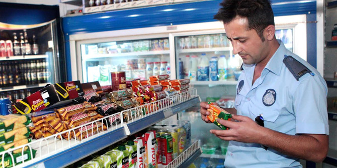 Bornova Zabıtası Sıkı Çalışıyor