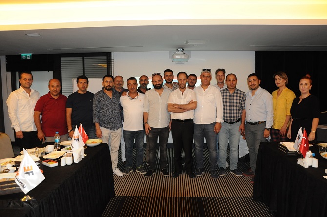 İzmirli mobilyacılar Antalya’ya çıkarma yapacak