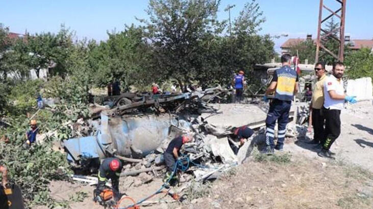 Feci kaza! Su tankeri eve girdi! 4 ölü