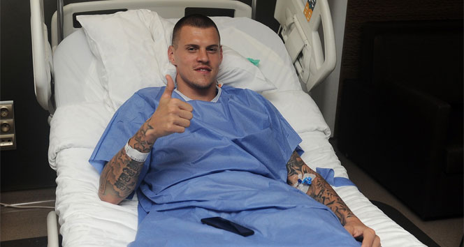 Ünlü Futbolcu Ameliyat Oldu