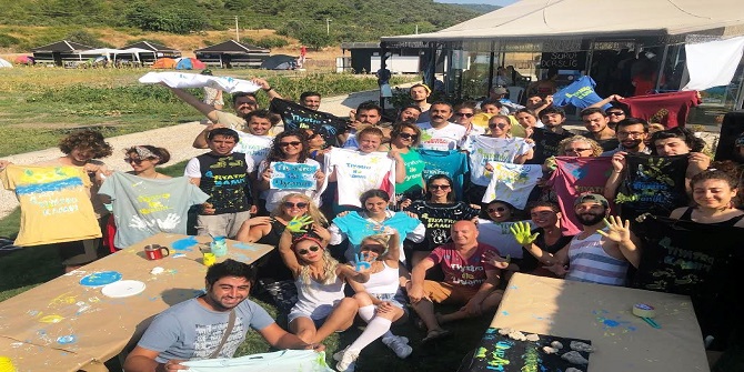 4. kez güne ‘Tiyatro ile uyandılar’