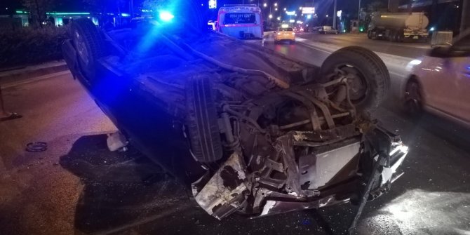 İzmir'de alkollü sürücü kaza yaptı