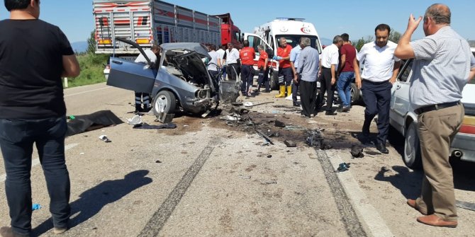 Zincirleme trafik kazası! 3 ölü, 4 yaralı