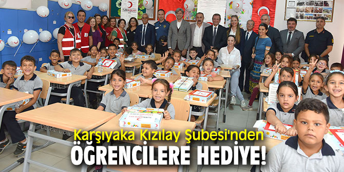 Karşıyaka Kızılay Şubesi'nden öğrencilere hediye!