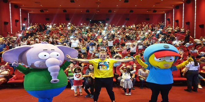 ÇOCUKLAR GALADA KRAL ŞAKİR'İ COŞKUYLA KARŞILADI.