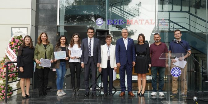 Ege Üniversitesi'nde bilimi sanatla buluşturan sergi 