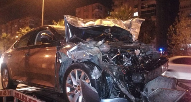 İzmir'de feci kaza! 4 yaralı