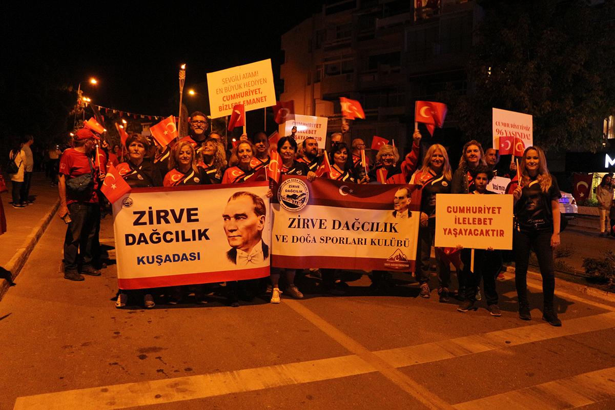 CUMHURİYETİN BAYRAMI'NIN 96.YILI ÇOŞKUYLA KUTLANDI