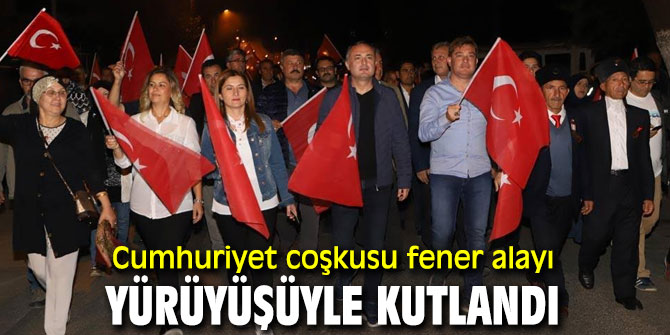 Bayındır’da Cumhuriyet Bayramı'nda fener alayı düzenlendi