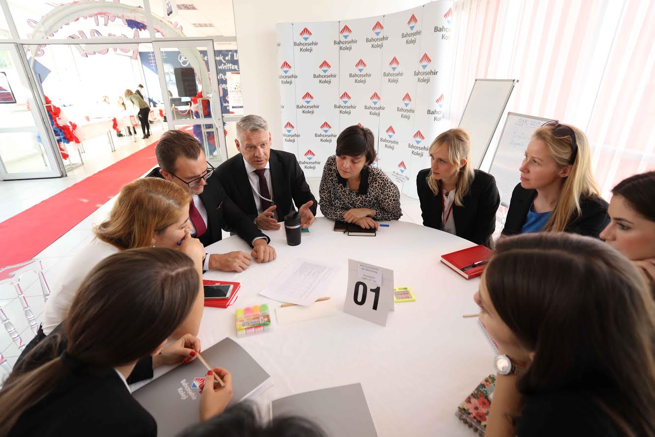 Bahçeşehir Koleji Denizli Kampüsü'nde İngilizce Çalıştayı