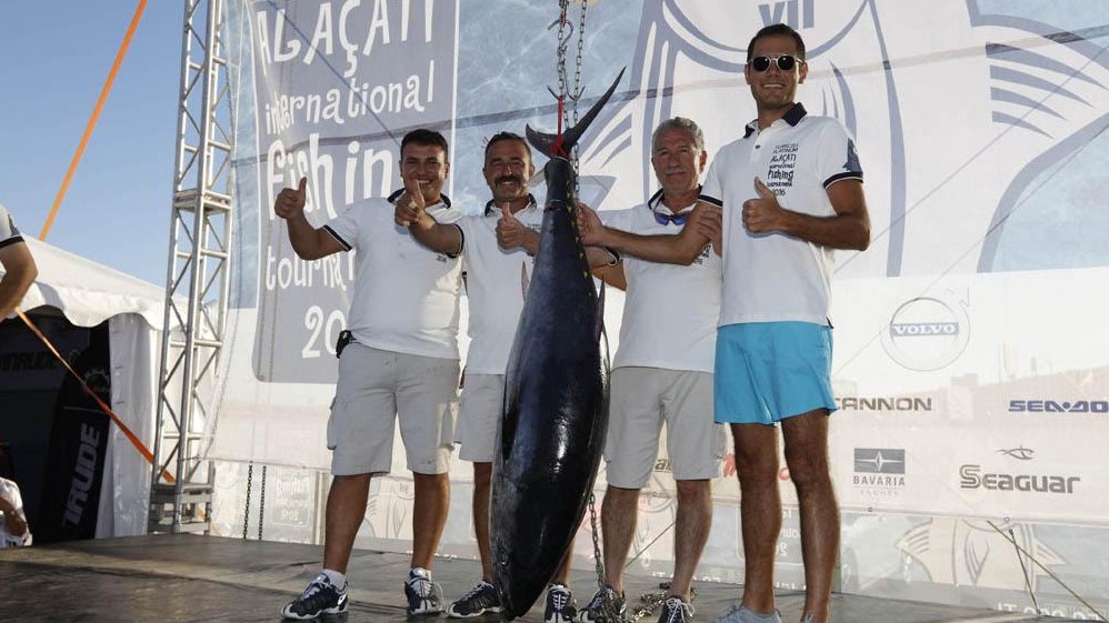 Alaçatı’da Son 10 Yılın En  Büyük Balığını Yakaladılar