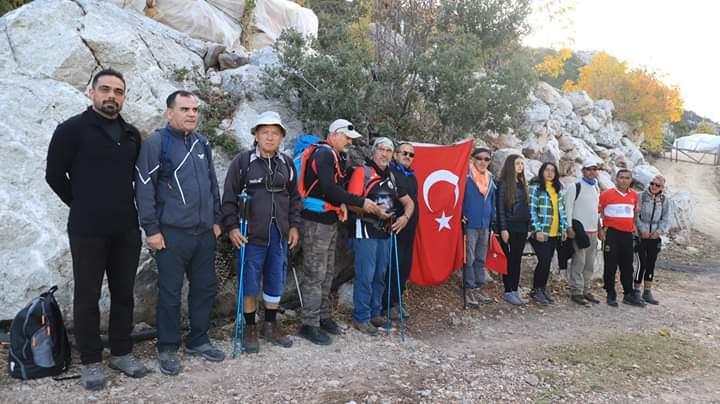 Zirve Dağcılık'tan  Ata'ya saygı zirve tırmanışı!