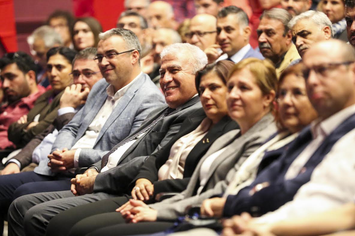 GAZETECİ SAYMAZ’A EFELER’DE BÜYÜK İLGİ