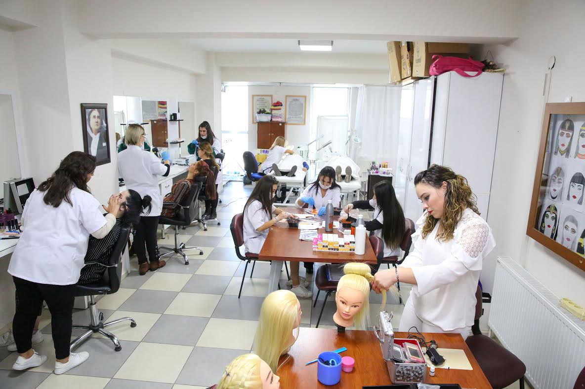 Bucalı kadınlar kurslarda gençleşiyor