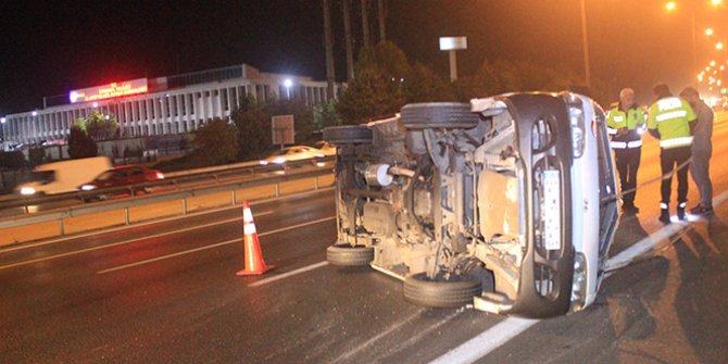 Otomobil kamyona arkadan çarptı! 2 ölü 1 yaralı