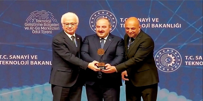 Tirsan Kardan Bakan Varank’ın elinden ödül aldı