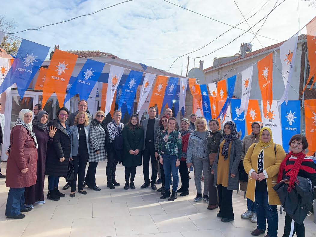 Ak Parti Foça ilçe delege seçimleri tamamlandı.  