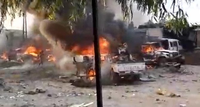 Bomba yüklü araç patladı! 3 kişi hayatını kaybetti