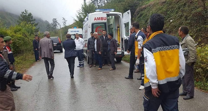 iş makinesi devrildi: 1 hayatını kaybederken, 2 kişi yaralandı