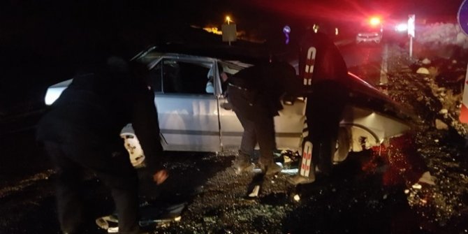 Otomobil devrildi: 1 ölü, 4 yaralı