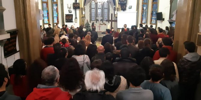 İzmir'deki Hristiyan'lar Noel Bayramı'nı kutladı