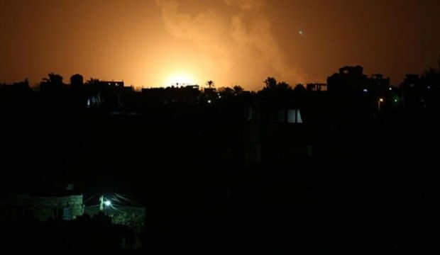 İsrail savaş uçakları Gazze'ye saldırdı