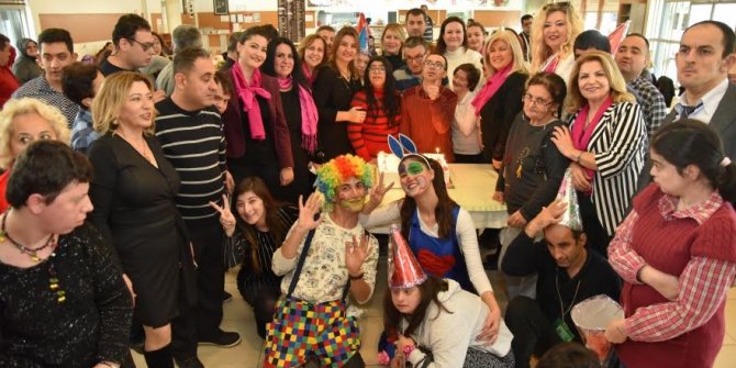 KARİŞKAD özel öğrenciler için yılbaşı balosu düzenledi