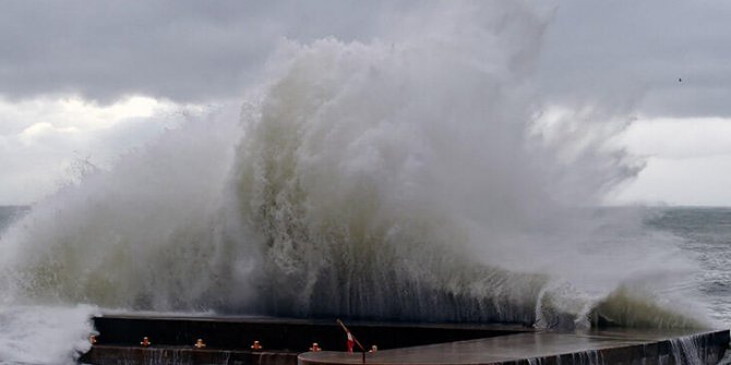 Şiddetli yağış ve fırtına Lübnan'ı  vurdu: 2 ölü