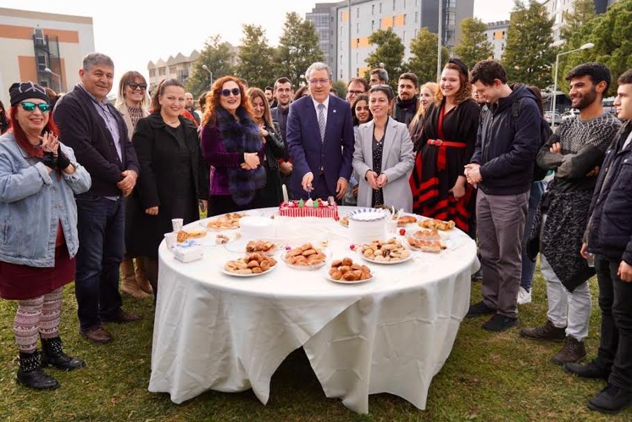 Radyo Ege Kampüs’te, yeni yıl kutlaması