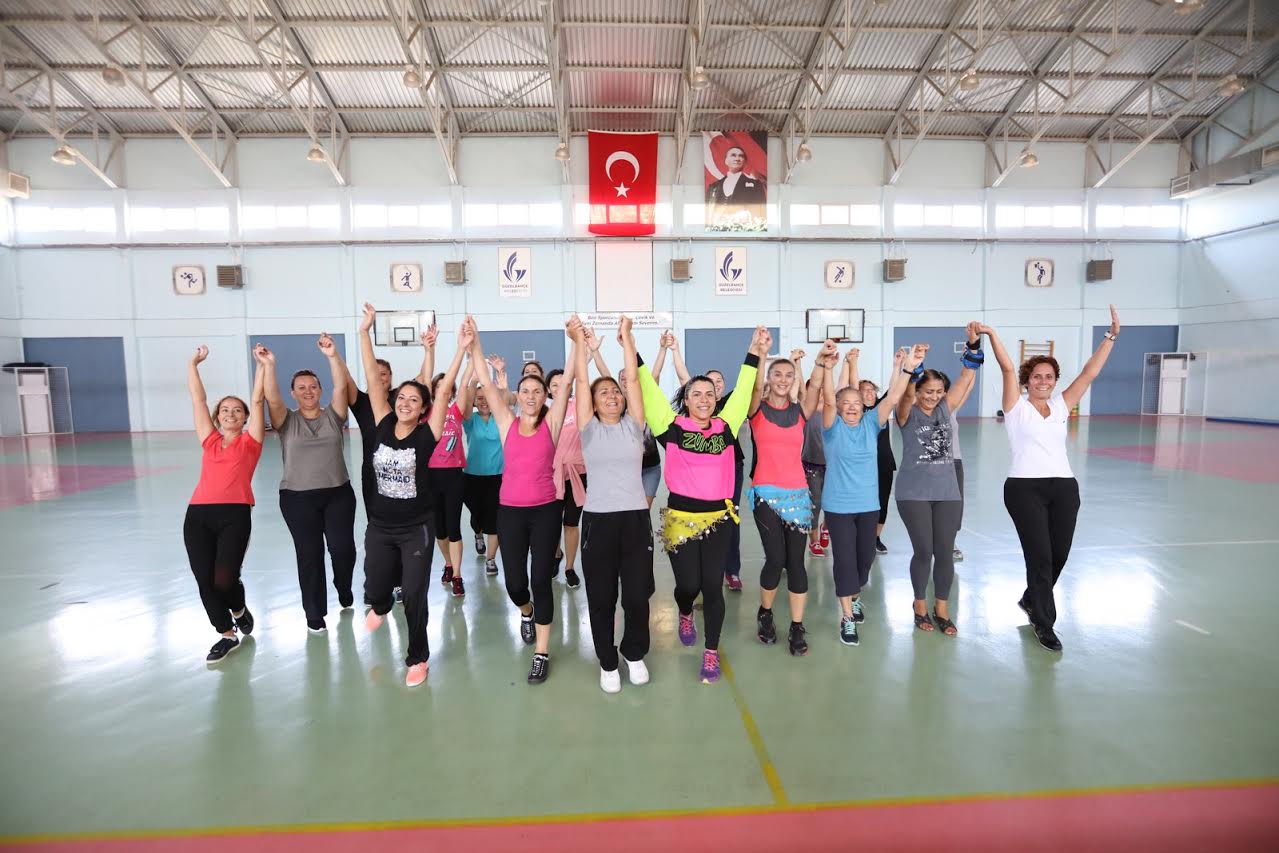 Güzelbahçeli kadınlara ücretsiz spor eğitimi