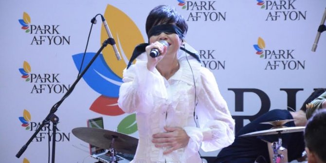 Aydilge kalplere dokundu!