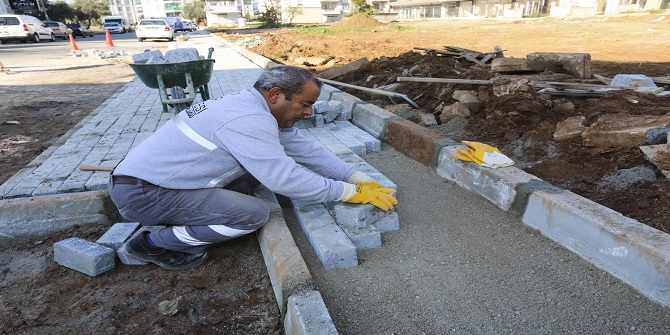 Yol yapım ve kaldırım düzenleme çalışmalarının periyodik olarak devam edecek.
