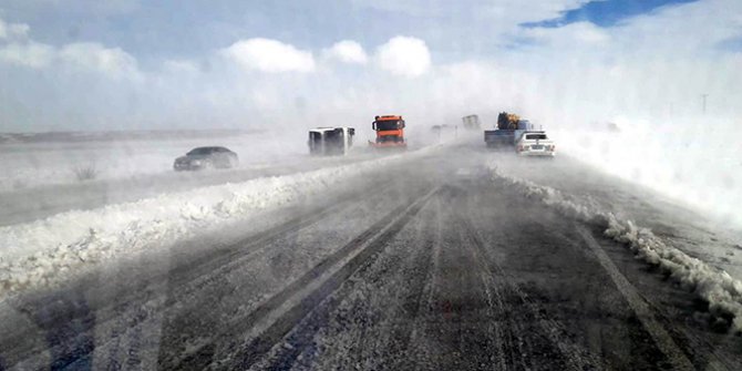 Kayseri'de yolcu otobüsü devrildi!