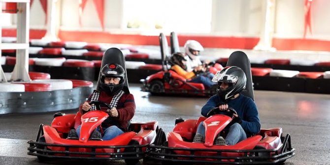 Görme engellilerden go-kart şovu!