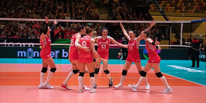 Almanya'yı 3-0 yenerek, olimpiyatlara katılma hakkı elde ettik.