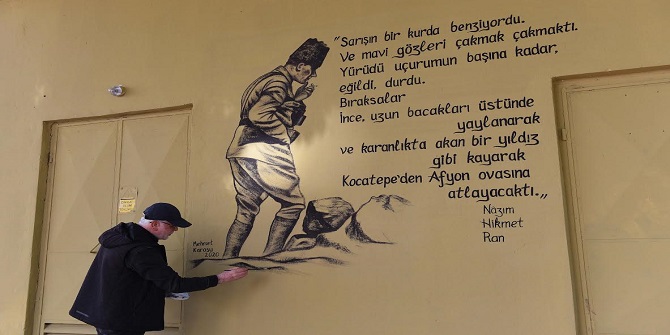 Nazım Hikmet dizelerini trafoya çizdiler 