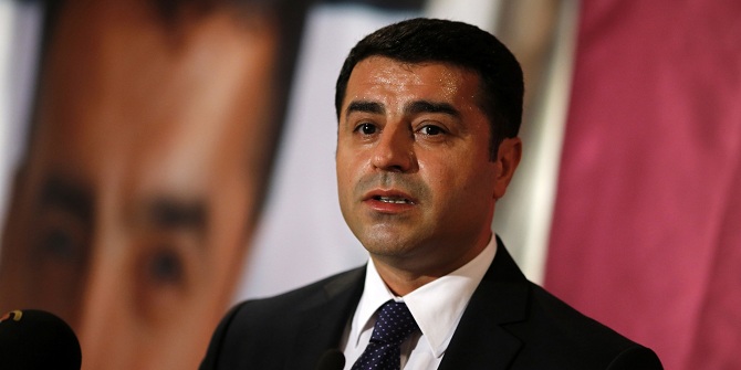 Demirtaş'tan Bahçeli'ye: "3 hilali sattın!"