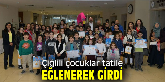 ÇİĞLİLİ ÇOCUKLAR TATİLE EĞLENEREK GİRDİ