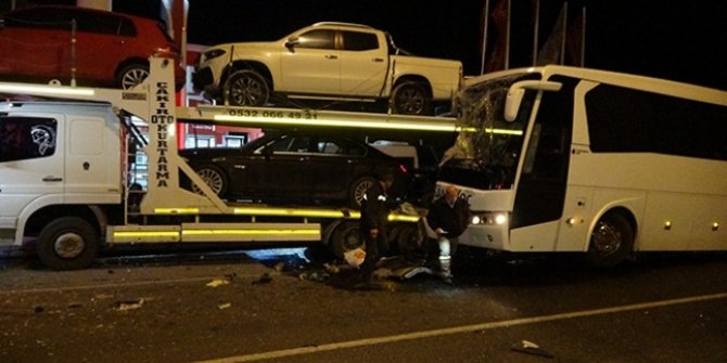 Yolcu otobüsü kaza yaptı, çok sayıda yaralı var! 