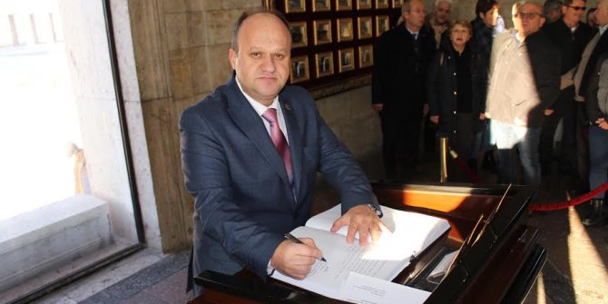 İzmir’de yaşayan Çanakkalelilerden Anıtkabir’e ziyaret