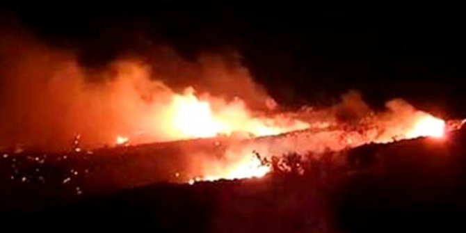 Askeri uçak düştü: 2 ölü!