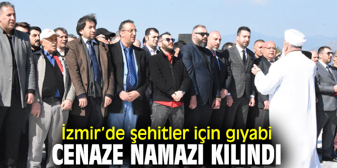 Gündoğdu Meydanı’nda şehitler için gıyabi cenaze namazı kılındı