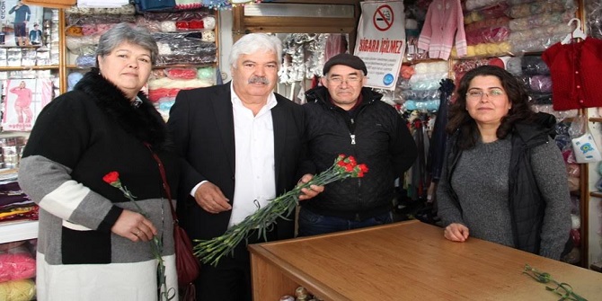 ULA PAZARYERİ BAŞKAN ÇİÇEKLERİYLE RENKLENDİ