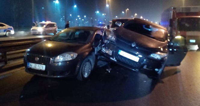 Kaçarken araç çekicisine çarptılar