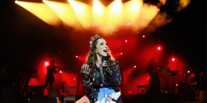 Sanatçılar, çocuklar için 'umut' konserinde!